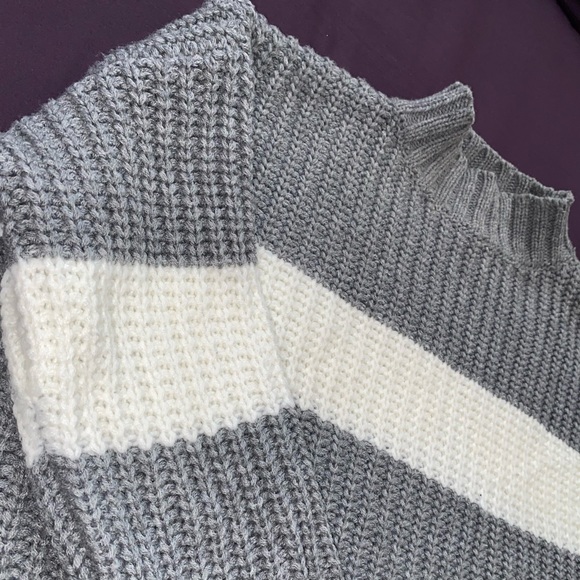 Forever 21 Cropped Knit Colour Block Sweater - Picture 3 of 5